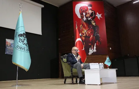 Prof. Dr. Cihat Yaycı'dan "Mavi Vatan ve Kıbrıs'ta Neler Oluyor?" Konferansı