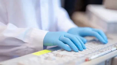Birleşik Krallık'tan Yapay Zeka Biyogüvenlik Laboratuvarı Hamlesi