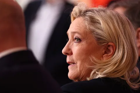 Fransa’da Le Pen'den başkanlık kampanyasını kararı