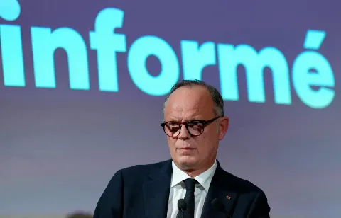 Fransa'da Başkan Adayı Philippe, anketlerde düşüş yaşıyor