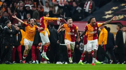 Galatasaray, Derbiler Haftasında Zirveyi Garantiledi: 2-1