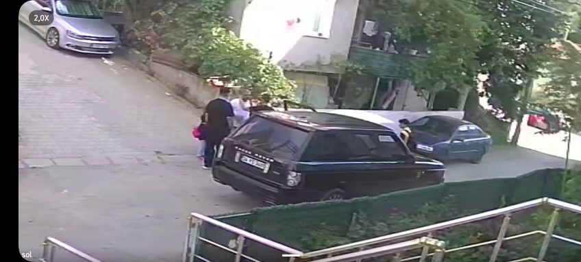 Çocuklarının yanında babaya tokat atan maganda tutuklandı