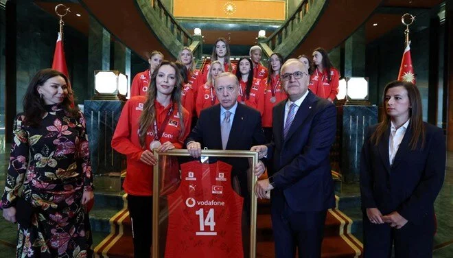 Cumhurbaşkanı Erdoğan, A Milli Kadın Voleybol Takımı'nı kabul etti