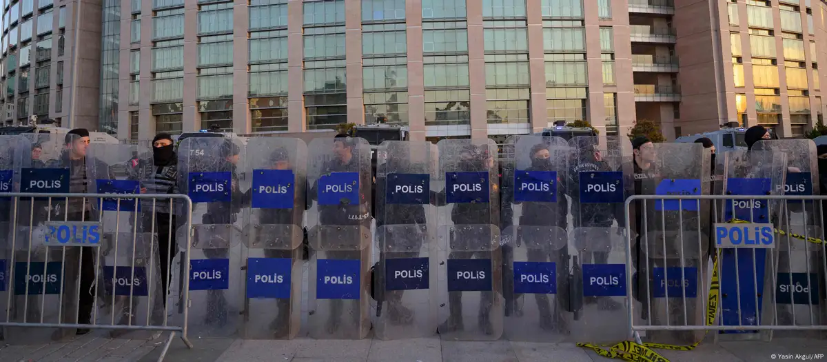 Özgür Çelik ve 25 CHP'li hakim karşısına çıktı