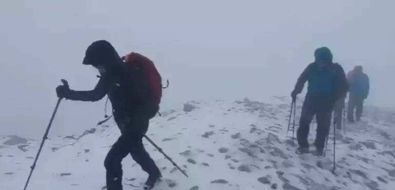 Uludağ'ın zirvesi beyaza büründü