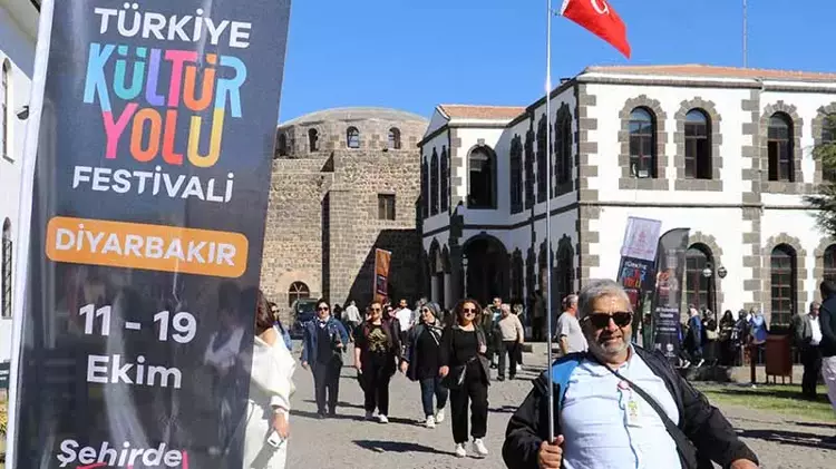 Diyarbakır'da Kültür Yolu Festivali’ne yoğun ilgi