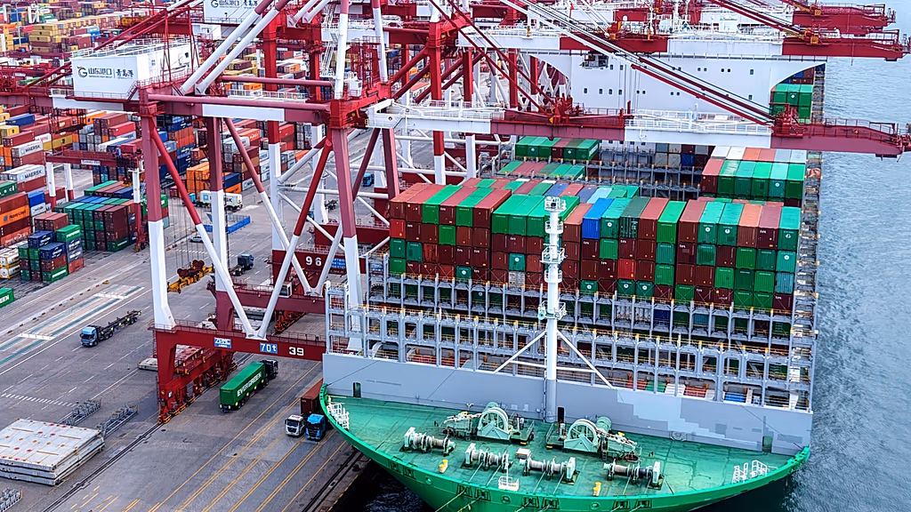 Trump'ın yüzde 100 gümrük tehdidine Çin'den yanıt: 'Ticaret savaşından korkmuyoruz'