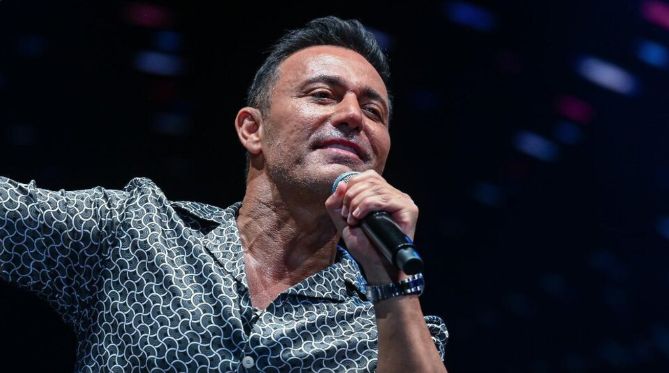 Mustafa Sandal'a İngiltere'den ömürlük vize: Gurur verici