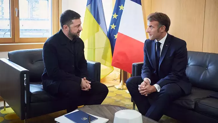 Zelenskiy ile Macron, Brüksel’de görüştü