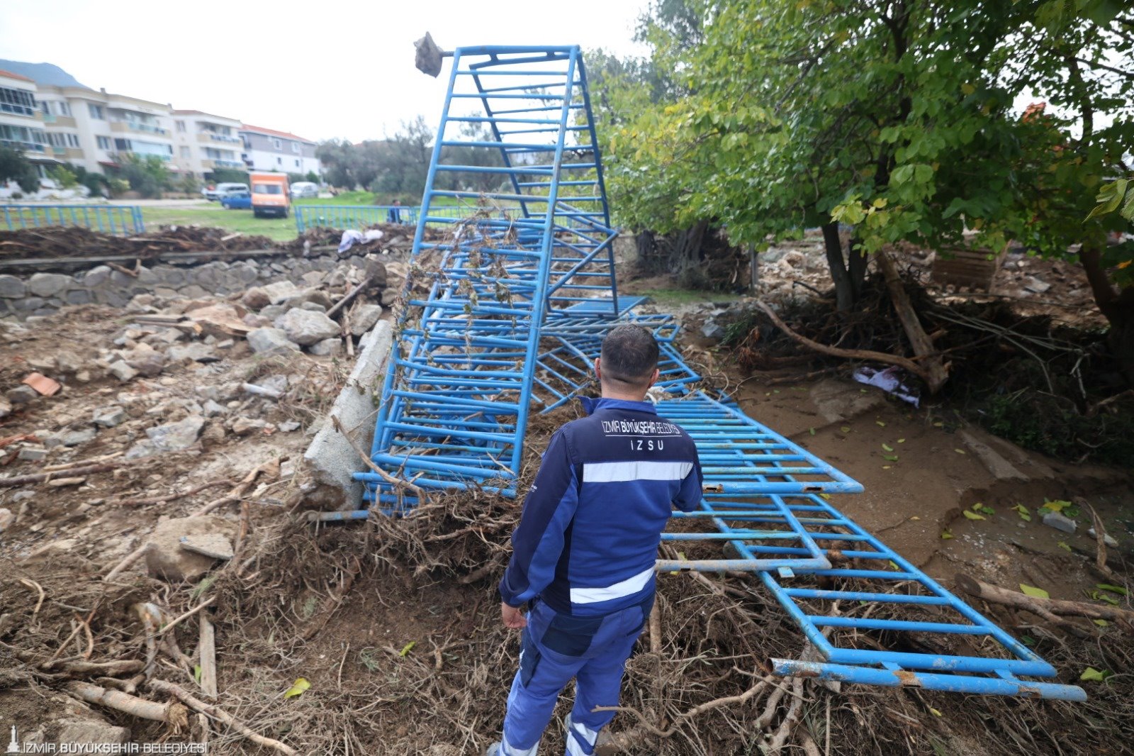 Foça’da yaralar sarılıyor