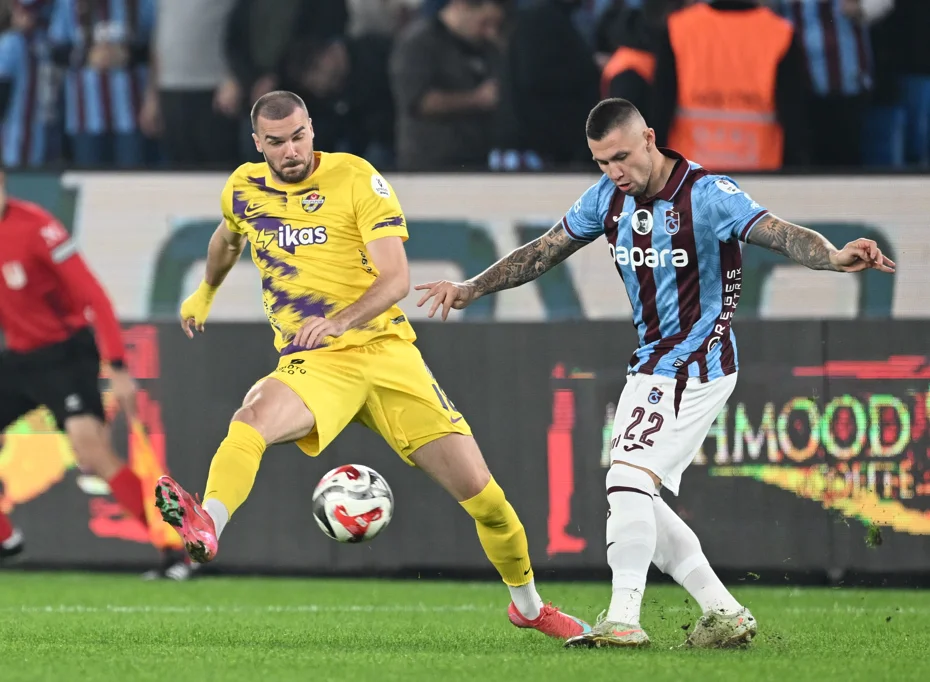 Trabzonspor 3 puanı 2 golle aldı