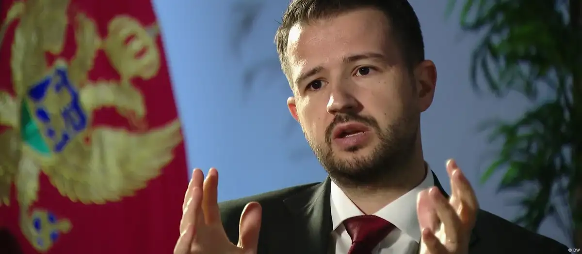 Karadağ Cumhurbaşkanı'ndan hükümetin vize kararına tepki