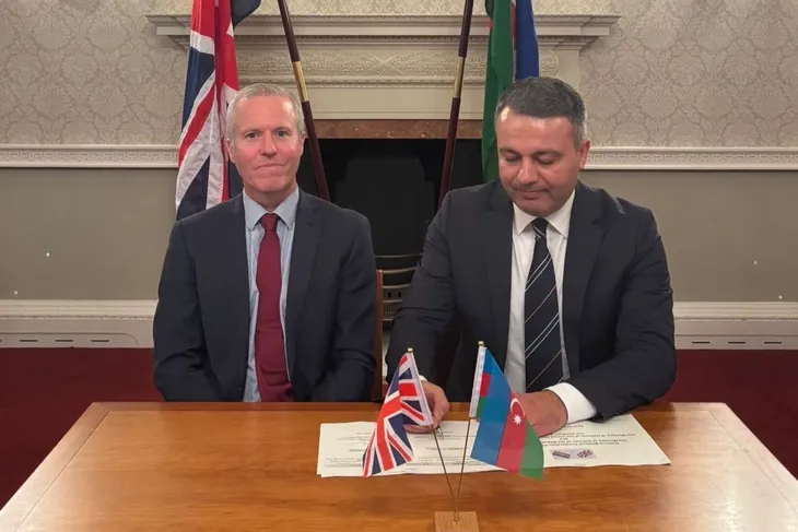 Azerbaycan ve Birleşik Krallık arasında savunma iş birliği
