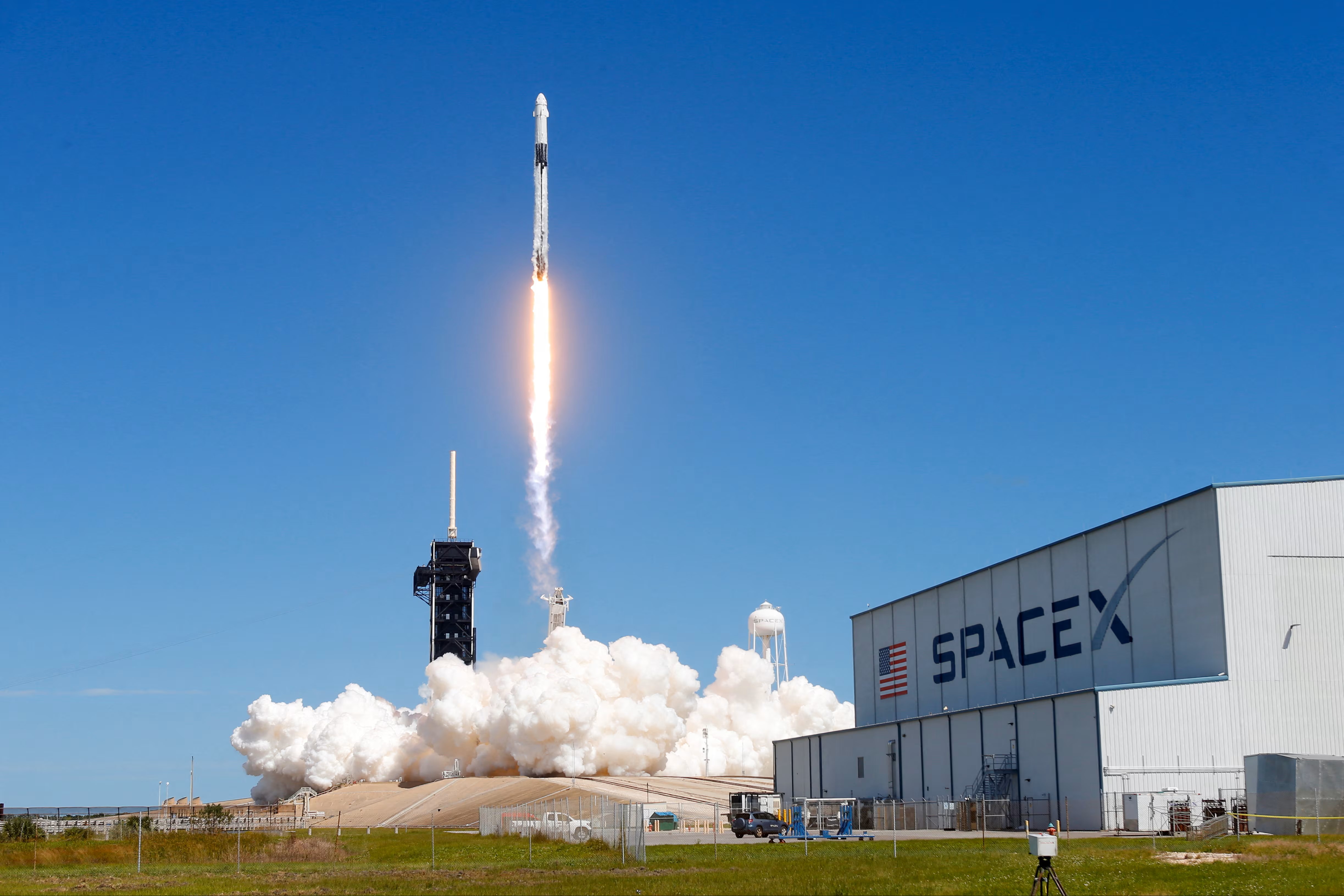 SpaceX'in ürettiği casus uydu yanlış yere sinyal gönderdi