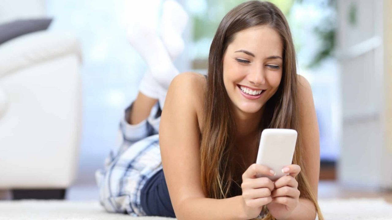 Dilbilimde çarpıcı bulgu: Kadınlar bu işareti erkeklerden 3 kat fazla kullanıyor