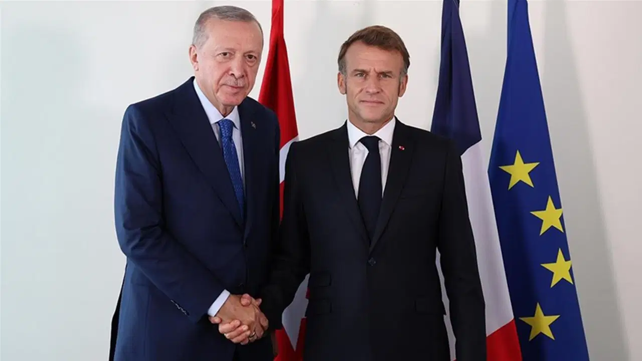 Erdoğan, Fransa Cumhurbaşkanı Macron ile görüştü
