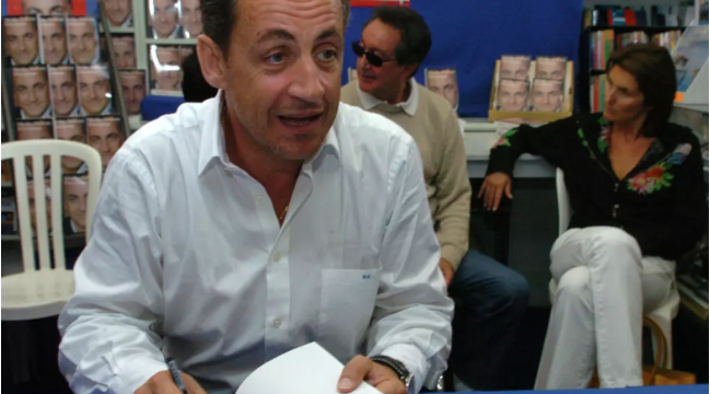Eski Cumhurbaşkanı Sarkozy'nin Hapishane Günlüğü: "Kendini Monte Kristo Kontu'yla Karşılaştırmak"