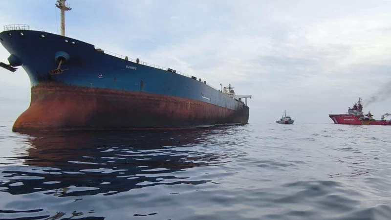 Karadeniz'de bir gemi daha 'saldırıya uğradığını' duyurdu