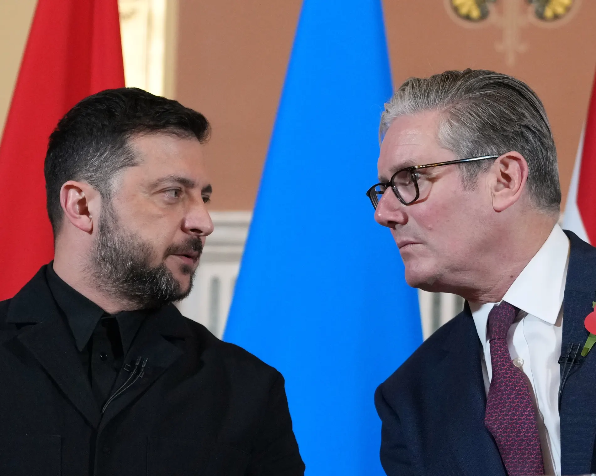 Zelenski, ABD barış anlaşması taslağını görüşmek üzere Downing Caddesi'nde Starmer ile görüşecek