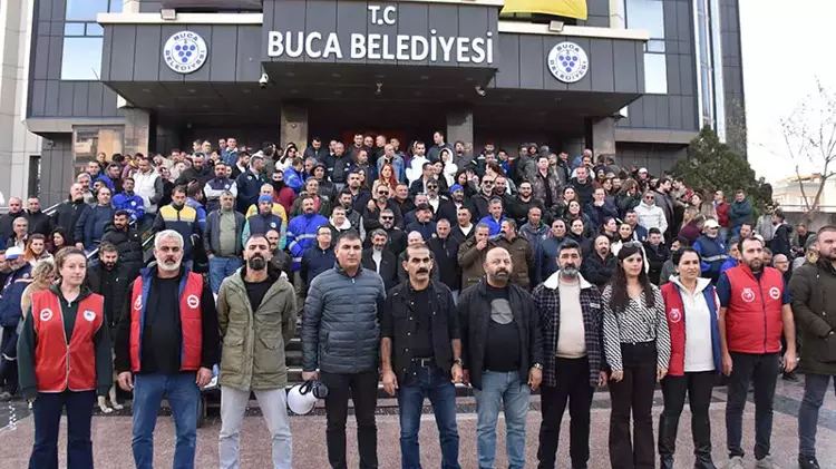 Buca Belediyesi'ndeki yaklaşık 2 bin işçiden iş bırakma eylemi