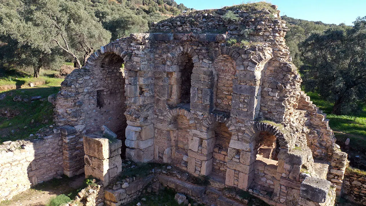 Antik Nysa’da 1800 yıllık kütüphane basamakları gün yüzüne çıktı