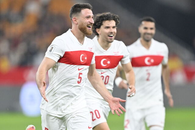 Beşiktaş'tan Salih Özcan'a: Bonservisini al, 11'e gel!