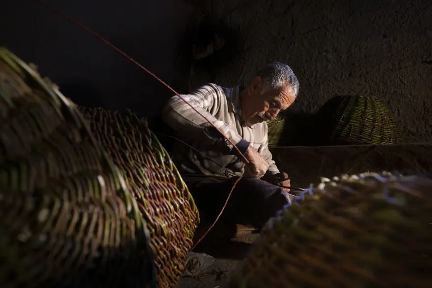Mardin'de 72 yaşındaki son sepet ustası geleneği yaşatmaya çalışıyor