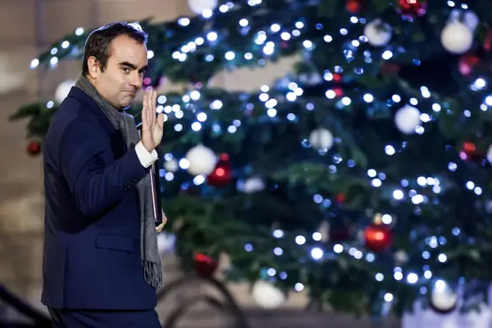 Macron, Başbakan Lecornu'ya Fransa için bir bütçe güvencesi sağlaması konusunda baskı yapıyor.