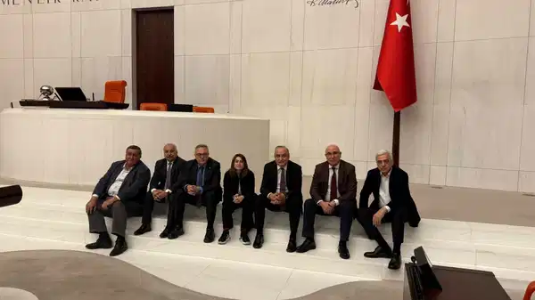 CHP'nin "Meclis'i terk etmeme" eylemi 11'inci gününde: "Emekliyi mağdur eden Erdoğan'dır"