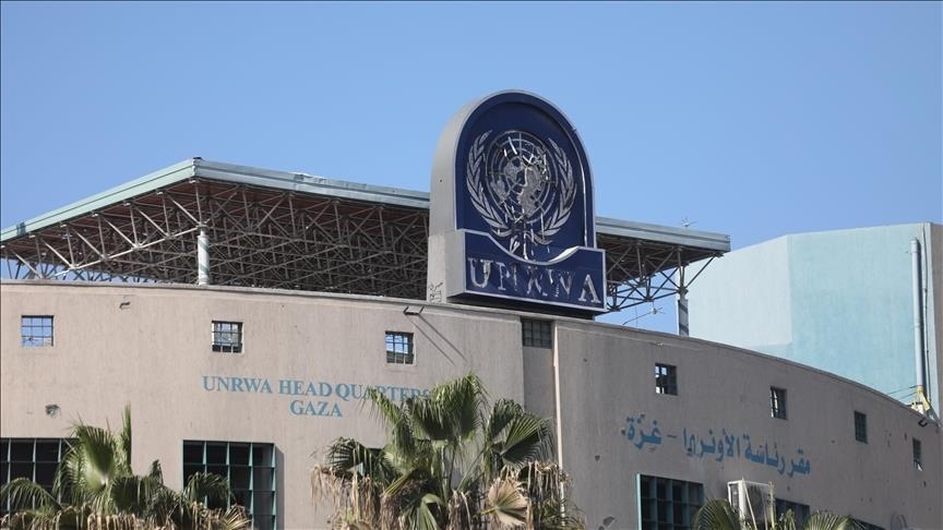İsrail, Doğu Kudüs’teki UNRWA genel merkezini buldozerlerle yıkmaya başladı