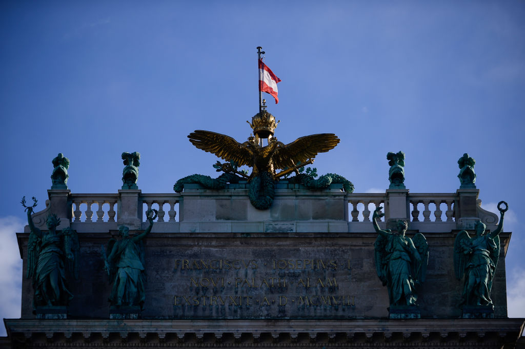 Rusya için Wirecard firarisiyle birlikte çalışmakla suçlanan Avusturyalı eski casusun davası başladı