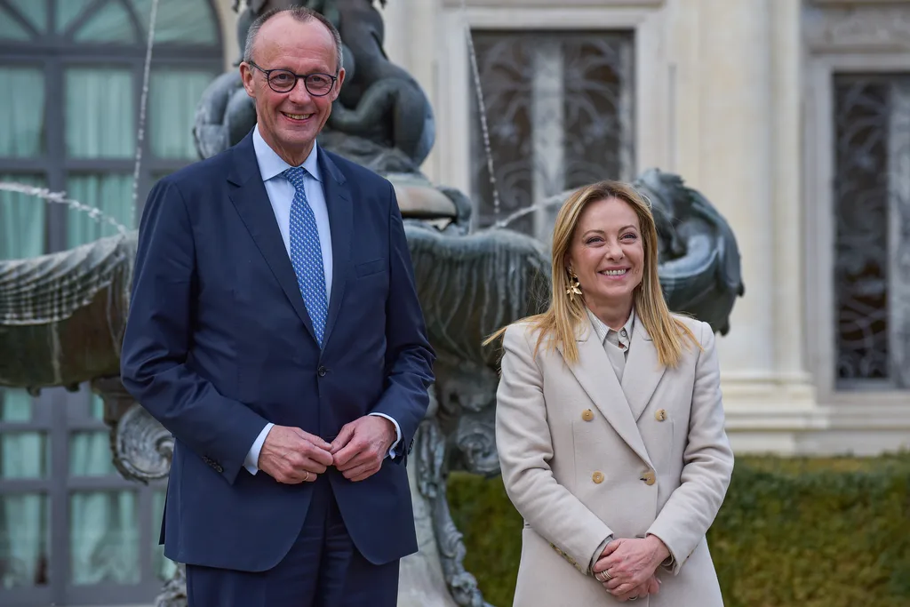 Havayolları, otomotiv sektörünün yolunu izleyerek AB’nin iklim kurallarını hedef alıyor