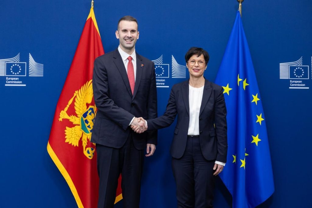 Karadağ, AB üyeliği yolunda “yeni bir kilometre taşını” geride bıraktı