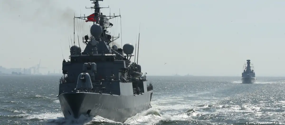 Türkiye-Yunanistan: Ege'de Navtex krizi