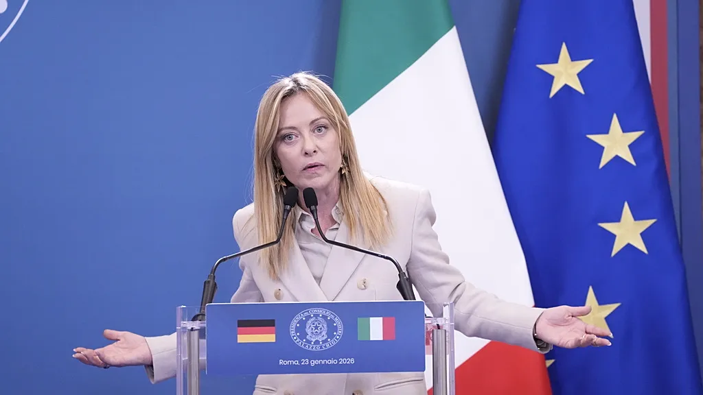 İtalya, 100'ü aşkın polisin yaralandığı olaylar sonrası harekete geçti