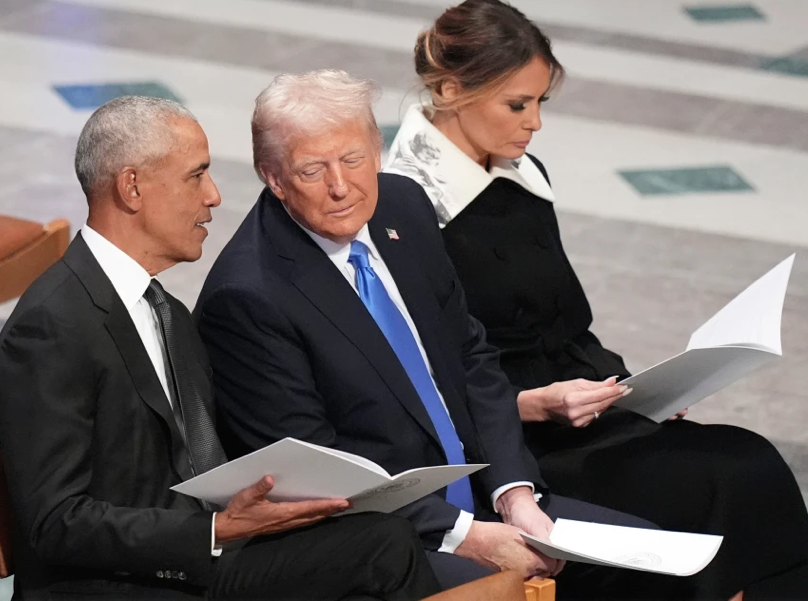 Trump’ın Obamalar hakkında paylaştığı ırkçı gönderi, Beyaz Saray’ın daha önce savunmasına rağmen tepkiler sonrası silindi