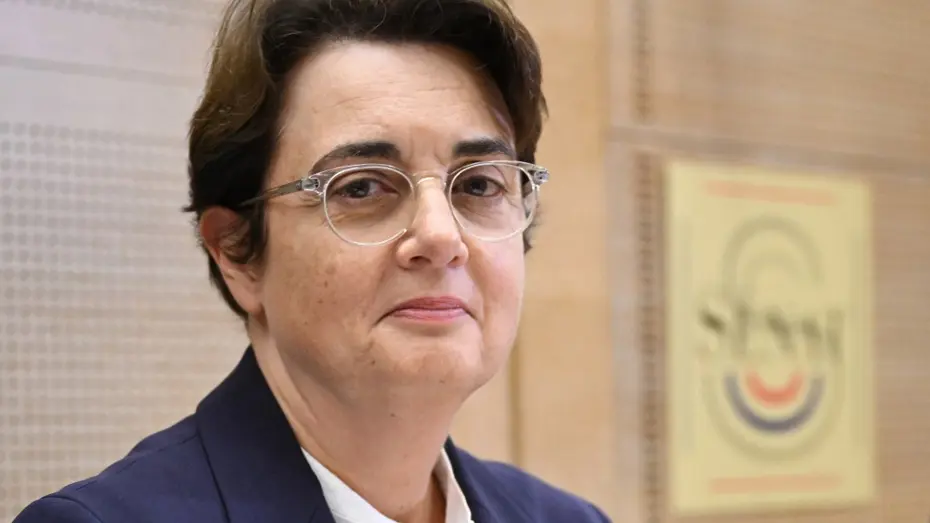 Louvre Müzesi Müdürü Laurence des Cars istifa etti