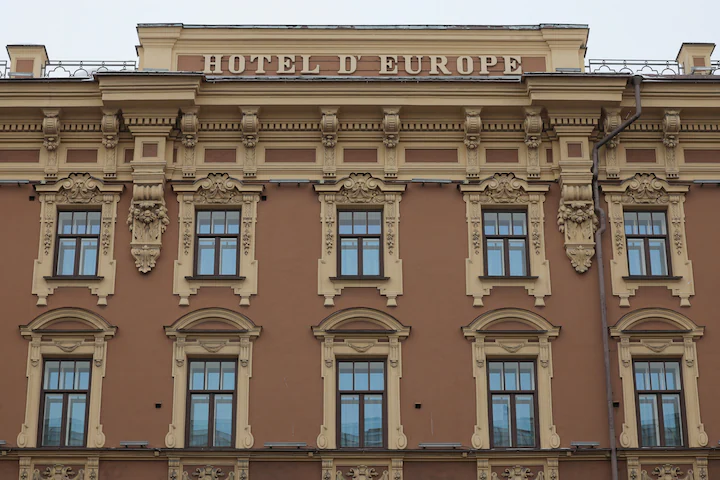 LVMH savaş başladığında Rusya’da faaliyetlerini durdurmuştu