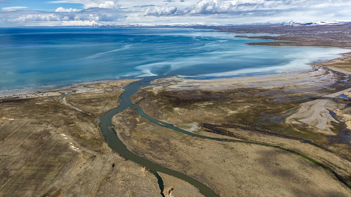 Artan yağışlar kuraklıktan etkilenen Van Gölü Havzası için umut oldu