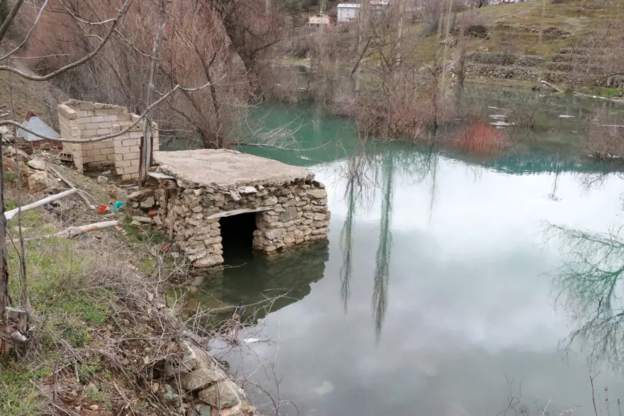 Son yılların en yoğun yağışını aldı. Evler sular altında kaldı
