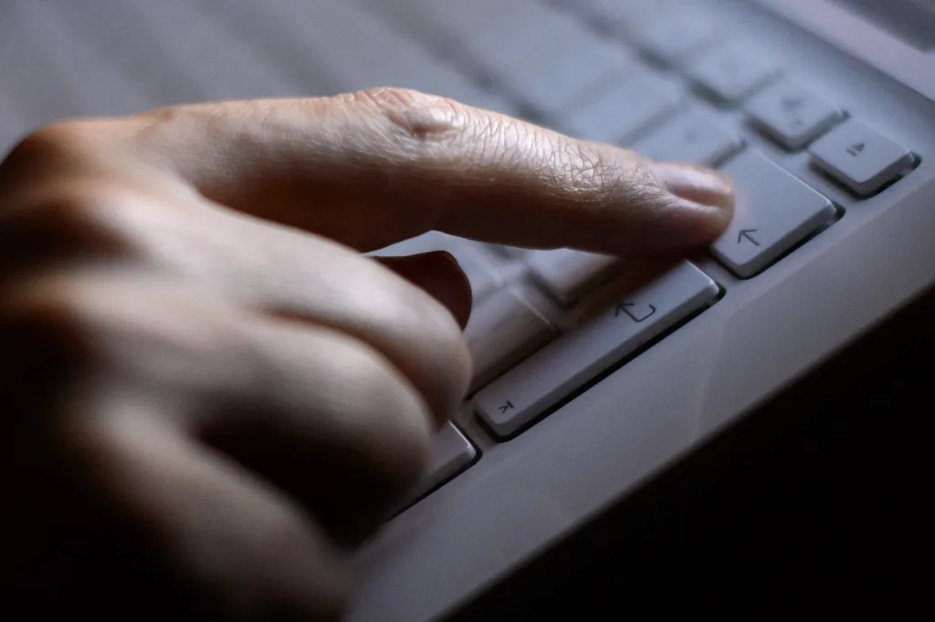 Çocuk istismarı taraması nedeniyle teknoloji şirketleri hukuki belirsizliğe giriyor