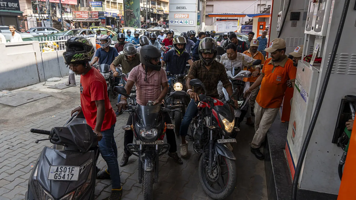 Hindistan, 7 yıl sonra ilk kez İran petrolü satın aldı