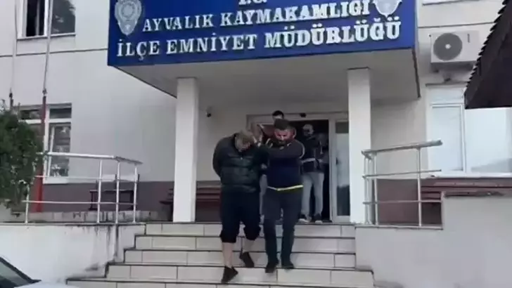 Balıkesir'de 37 kaçak göçmen yakalandı, 6 organizatör şüphelisi tutuklandı