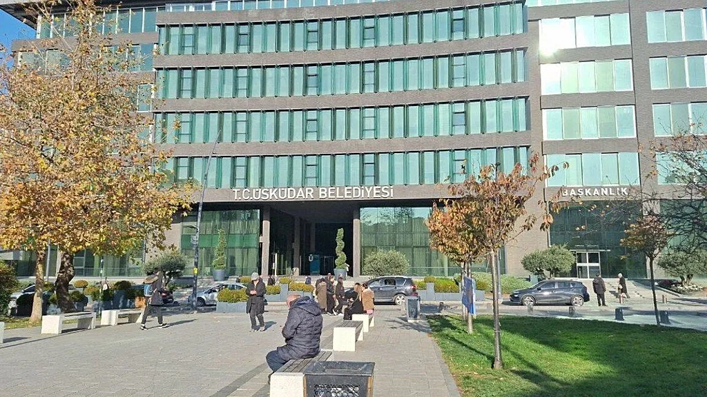 CHP'li Üsküdar Belediyesi'ne rüşvet operasyonu: 20 kişi gözaltına alındı
