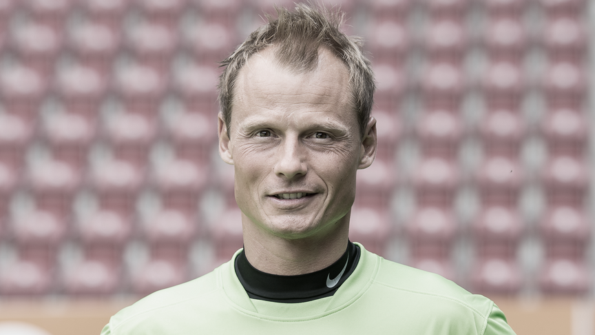 Arsenal'in eski kalecisi Manninger aracına tren çarpması sonucu hayatını kaybetti