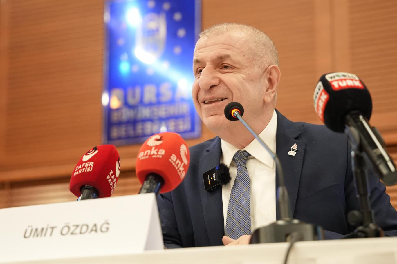 Ümit Özdağ: Türkiye'de terörün zirveye çıktığı dönemde bile ortaokulda kan dökülmemişti