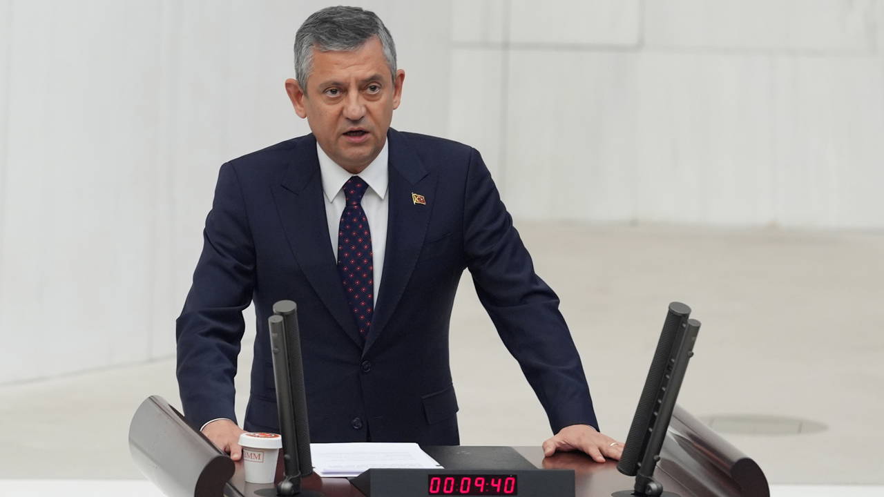 Özgür Özel'den 23 Nisan oturumunda çarpıcı konuşma...