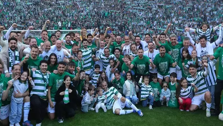 2'nci Lig şampiyonu Bursaspor, taraftar rekoruyla da Süper Lig şampiyonlarını geride bıraktı