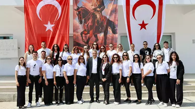 Kuzey Kıbrıs Türk Cumhuriyeti'nde 23 Nisan coşkuyla kutlandı