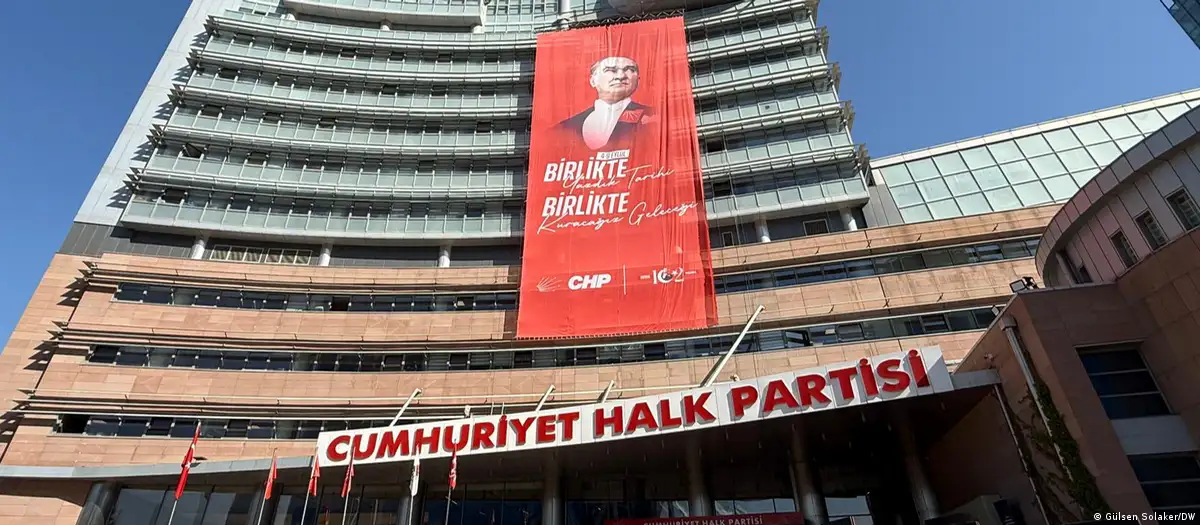 Peş peşe üç CHP'li belediye başkanı görevden uzaklaştırıldı